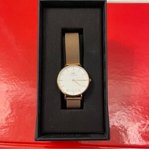 DANIEL WELLINGTON Petite Melrose Rose Gold Watch